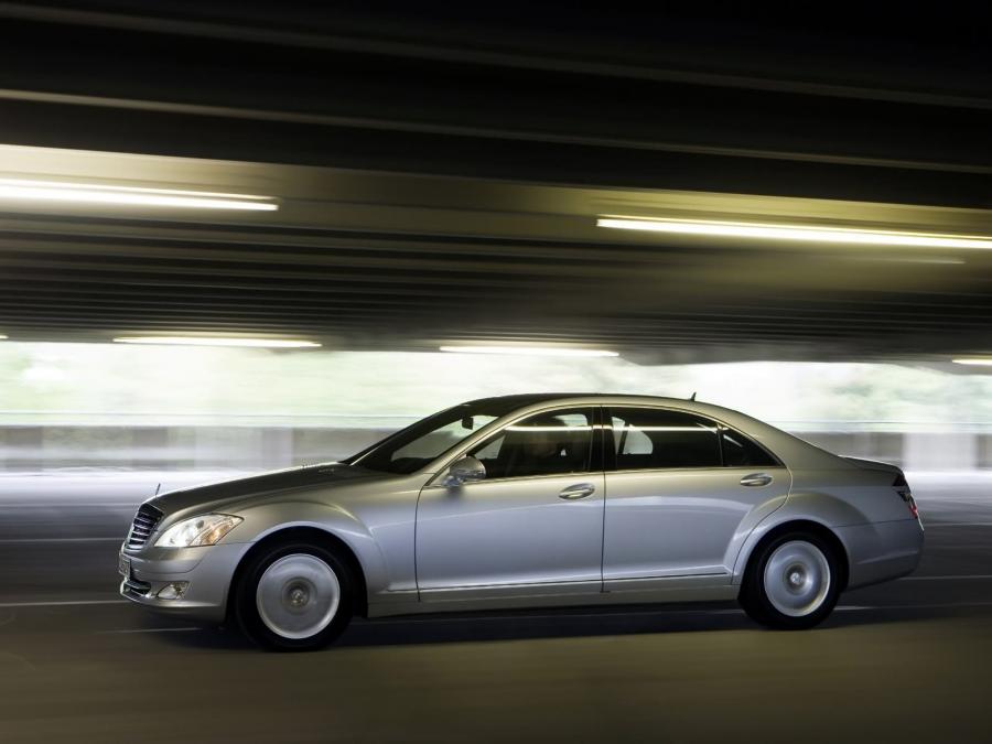  Mercedes-Benz S500 4Matic 2007 года  (фото 41 из 45)